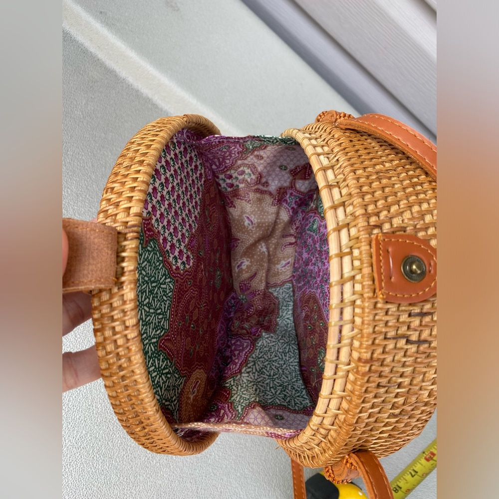 Handwoven Round Rattan Sling/Shoulder Bag - Picture 9 of 11